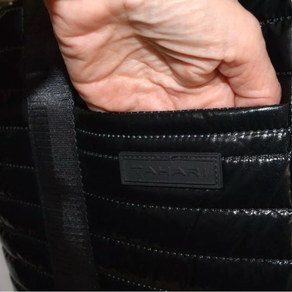 Stylish Black Travel Quilted Shoulder or crossbody Bag Tote Light - Picture 3 of 10